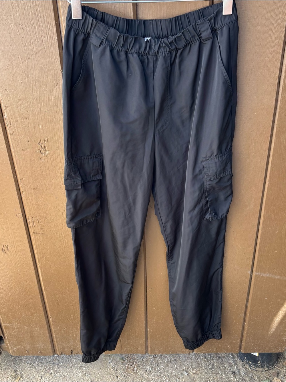 Alo Women’s Cargo Track Pants Size Medium Black